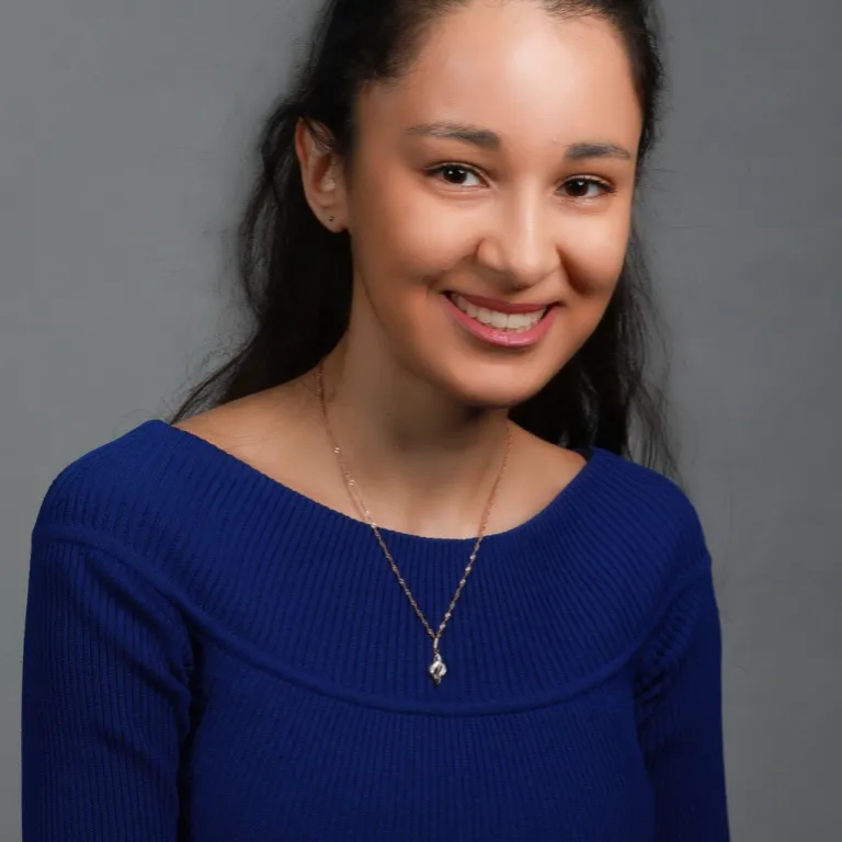 Profile picture for user Roxana.Akhmetova